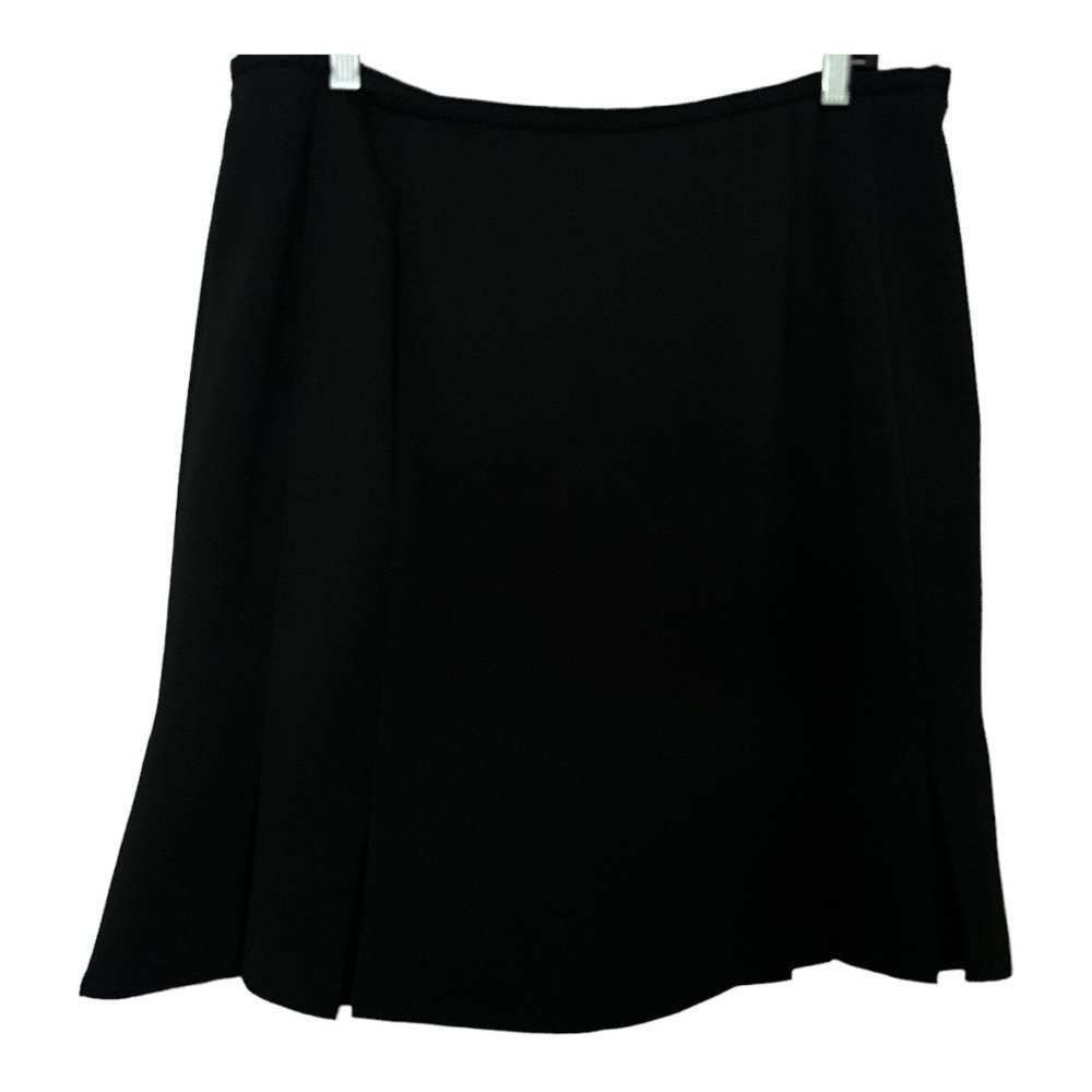 VOTRE NOM black skirt, size 16P, A-Line with pleats at the bottom back and sides